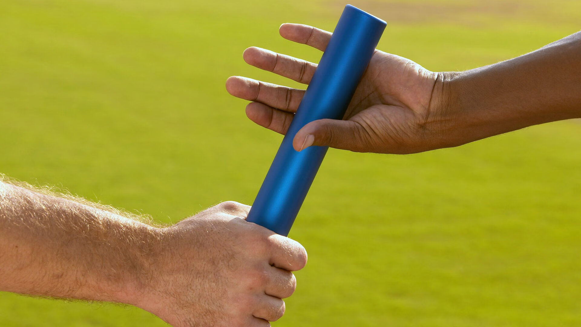 克罗地亚骑手吉塔·日特科维奇在2024年国际马术联合会世界障碍赛中以“Dior”马匹获得第十名，展现坚韧精神。