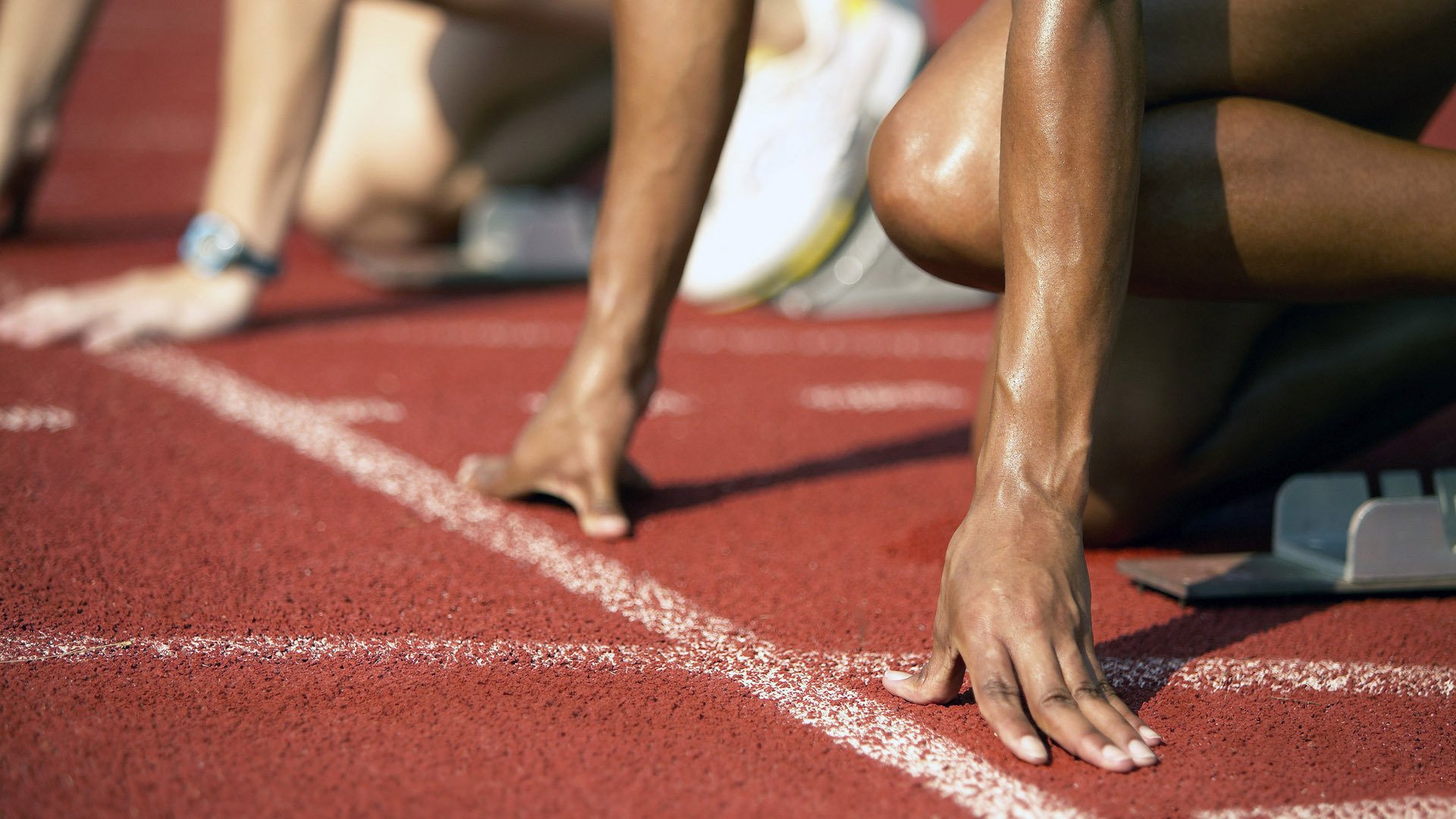 kaiyun开云·官方网站-影响深远：裁判新规引发的争论与未来思考，裁判对运动员的影响