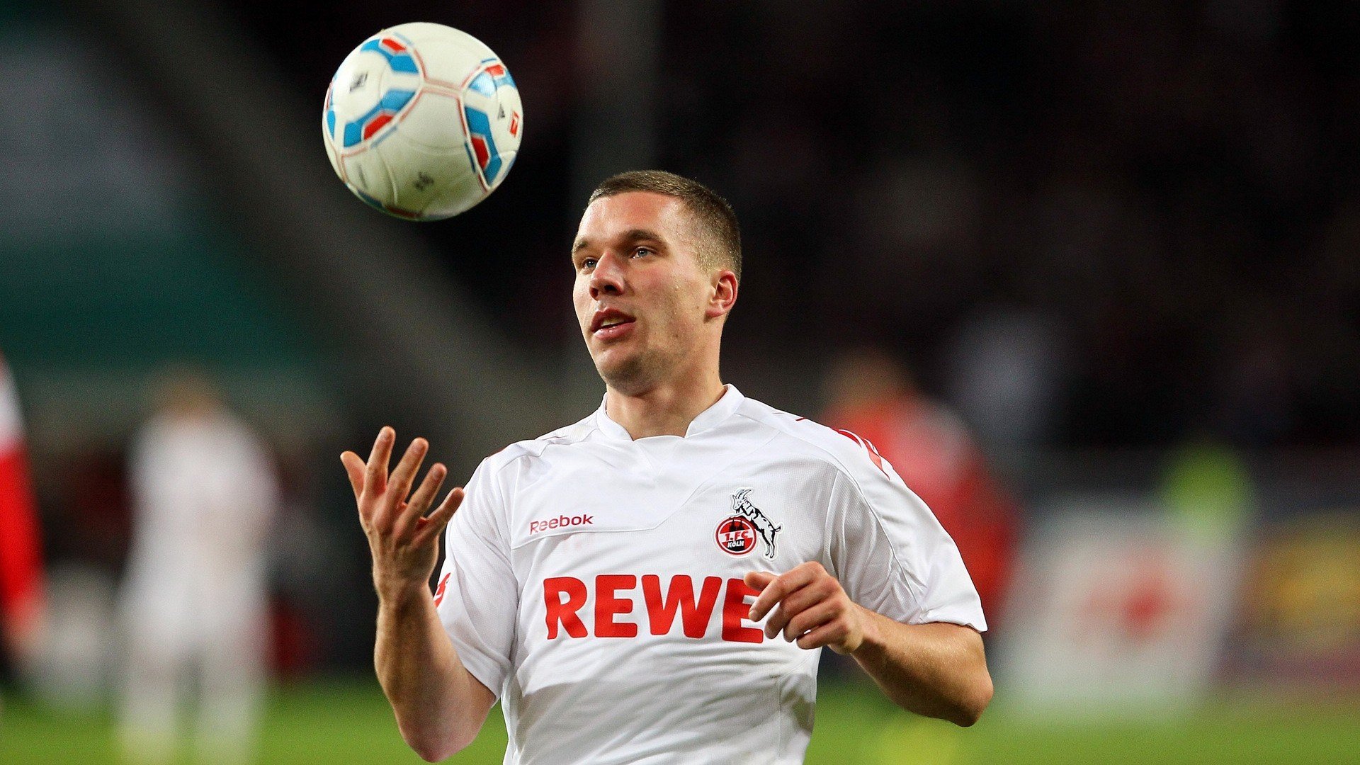 开云体育视频直播-赛场“美丽战役”：那些令人陶醉的欧洲足球瞬间，欧洲足球盛宴