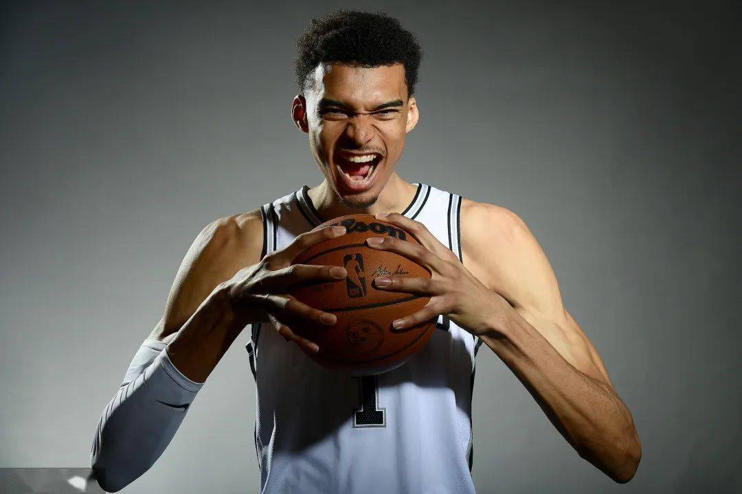 包含米兰体育：NBA联盟公布新赛季最佳新秀预测：文班亚马能否兑现天赋？的词条