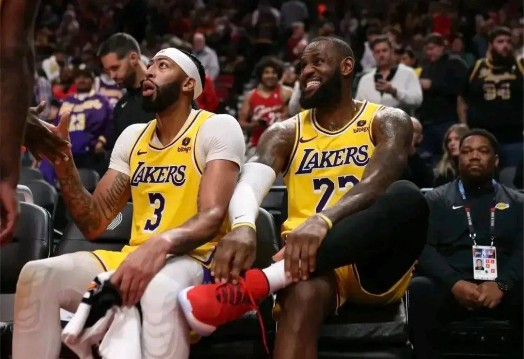 米兰体育：湖人队新赛季：比斯利能否成为稳定的外线火力点，为球队提供更多进攻选择？