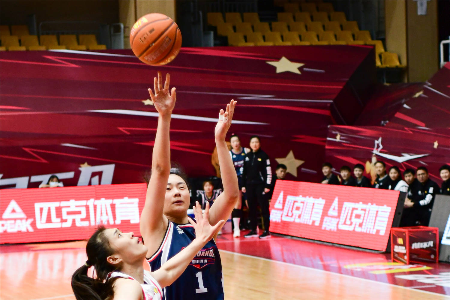 关于米兰体育：WCBA联赛的赛事直播：如何提升观赛体验，吸引更多观众？的信息