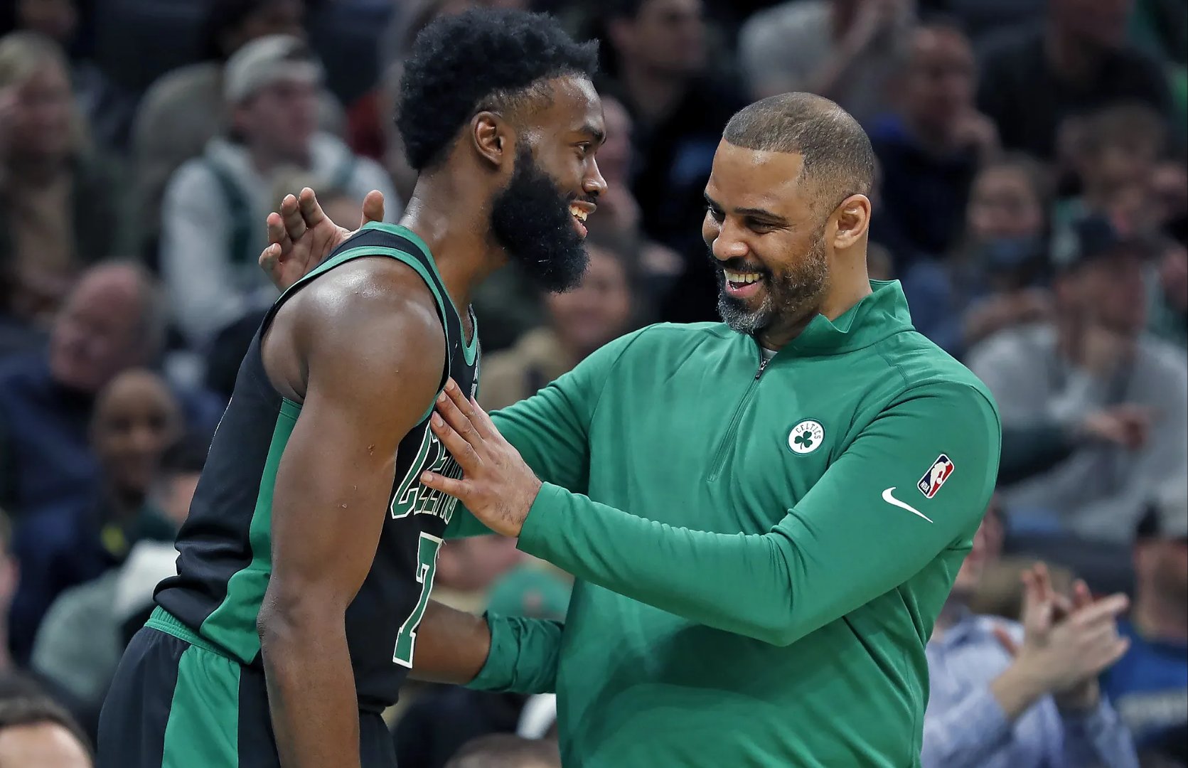 米兰体育：凯尔特人队季前赛：科内特展现传球技巧，争夺轮换位置的简单介绍