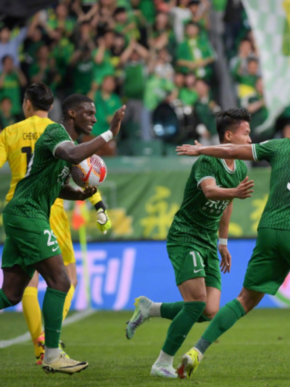 包含米兰体育:中超俱乐部债务危机加剧：多队面临解散，足协如何应对？的词条