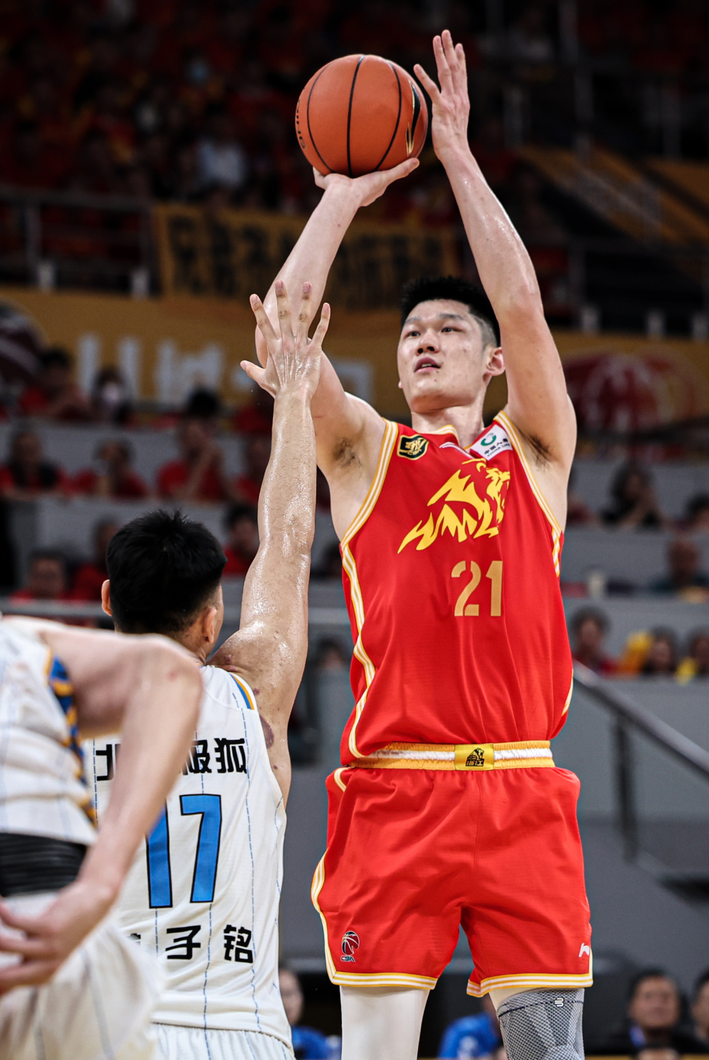 米兰体育：CBA总决赛：球星对决，谁能成为决定胜负的关键先生？