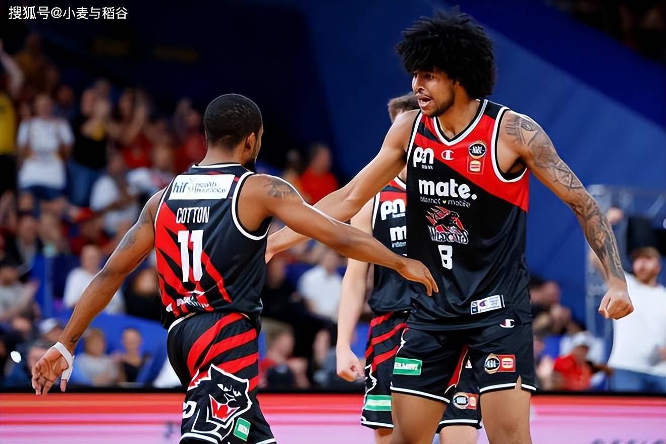 米兰体育：湖人队训练营：新援融入迅速，球队氛围良好