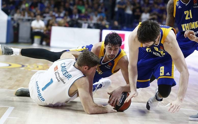 包含米兰体育:篮球训练营的比赛录像分析技术应用案例:帮助球员发现问题,提升水平的词条 包含米兰体育:篮球训练营的比赛录像分析技术应用案例:帮助球员发现问题,提升水平的词条